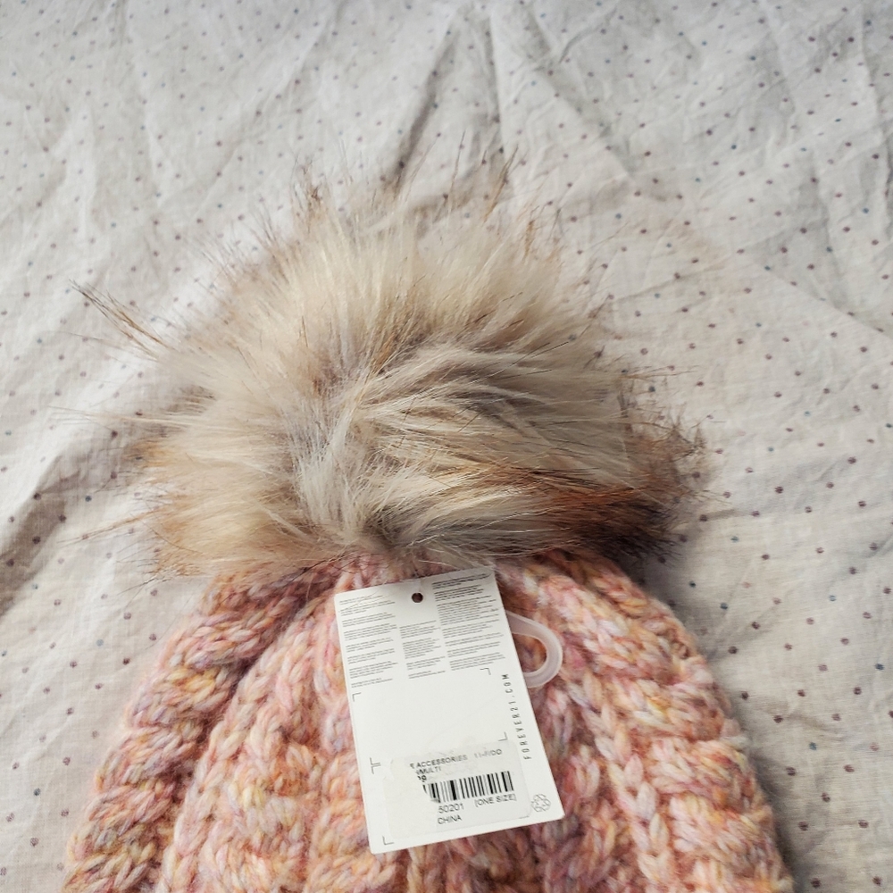 Hat - Picture 5 of 7